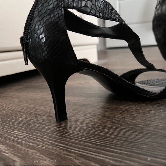 Alfani Leather Snakeskin 9M Heels - Picture 10 of 11